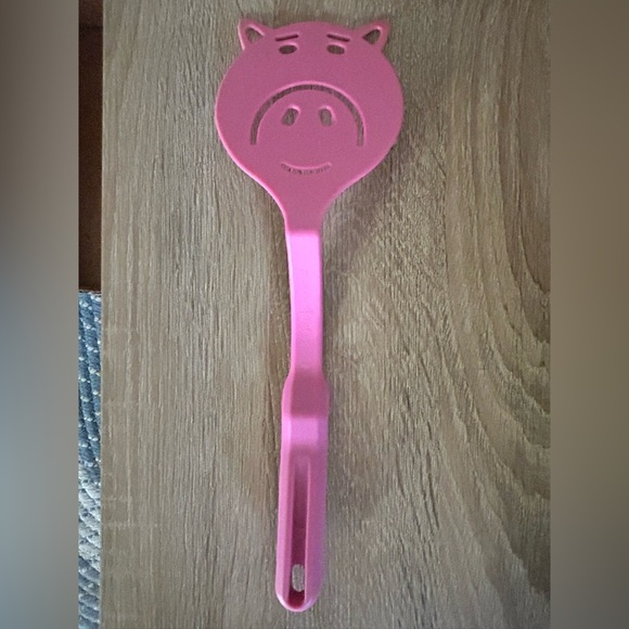 Pampered Chef Pig Spatula Disney Pixar Toy Story 4 Hamm Pancake kitchen tool - Picture 1 of 6